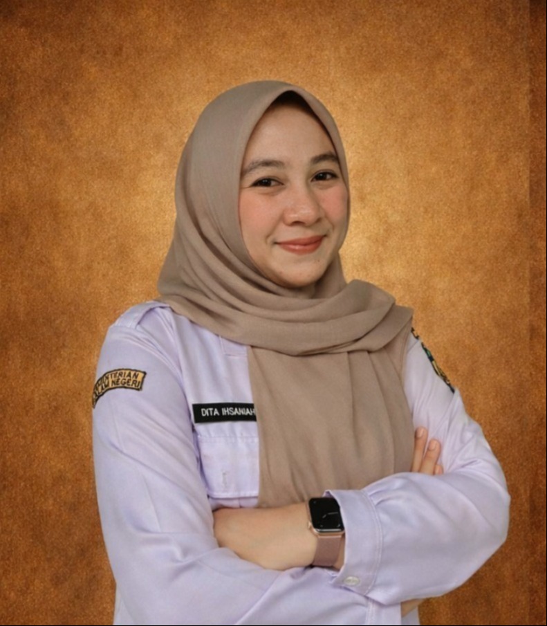 Ditaihsaniah Putri,S.Pd